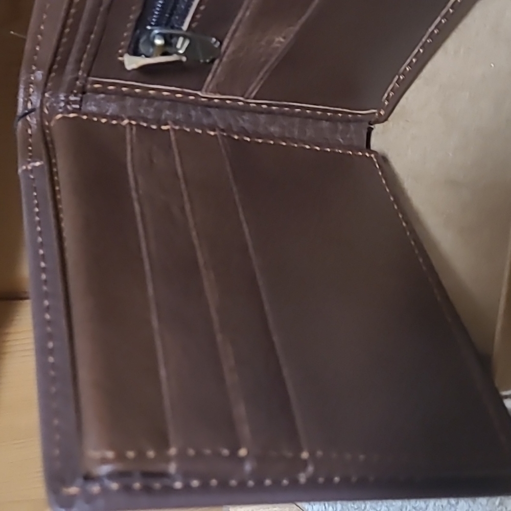 NWT Men's Leather Wallet - Picture 5 of 5